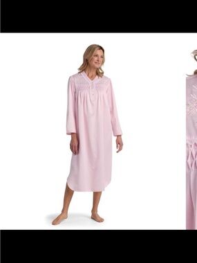 NWT mess Elaine women’s high V neck sleepwear gown pink size XL